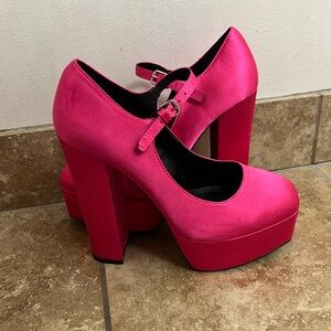 wild diva bright pink size 9 pumps